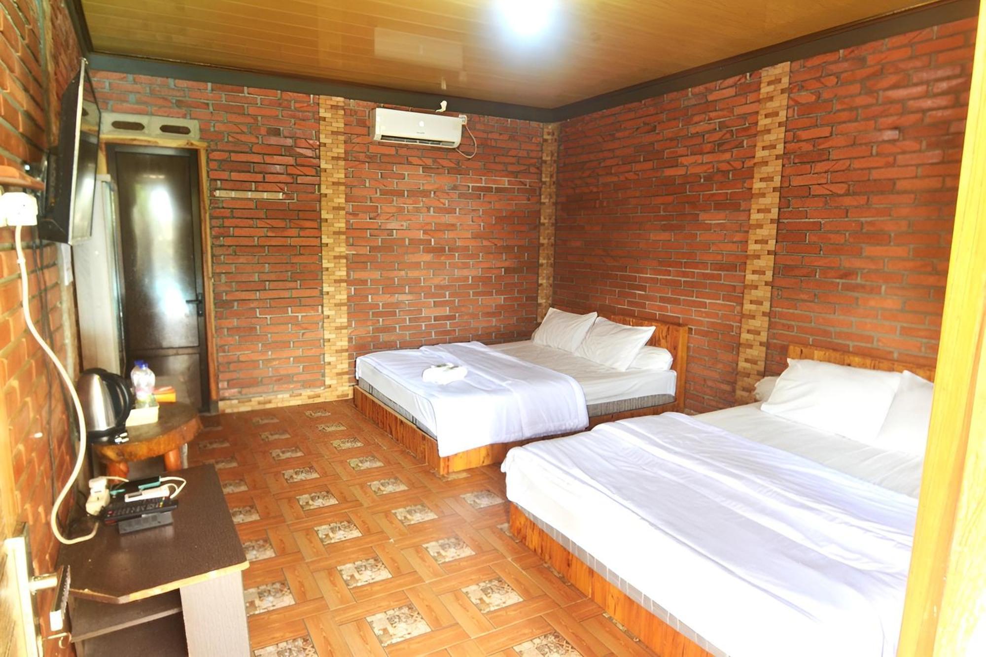 Villa Kopiori Yogyakarta Luaran gambar