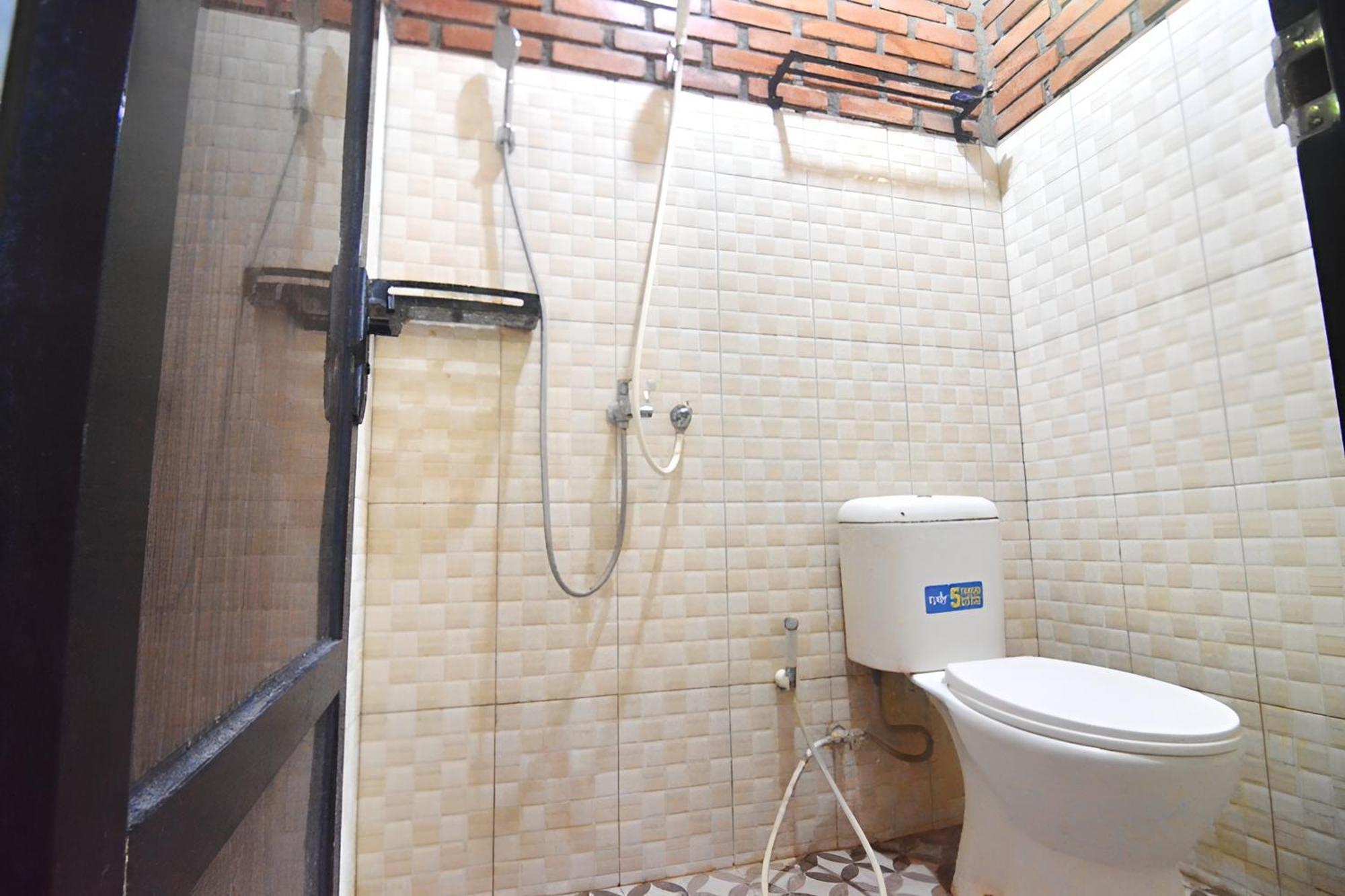 Villa Kopiori Yogyakarta Luaran gambar